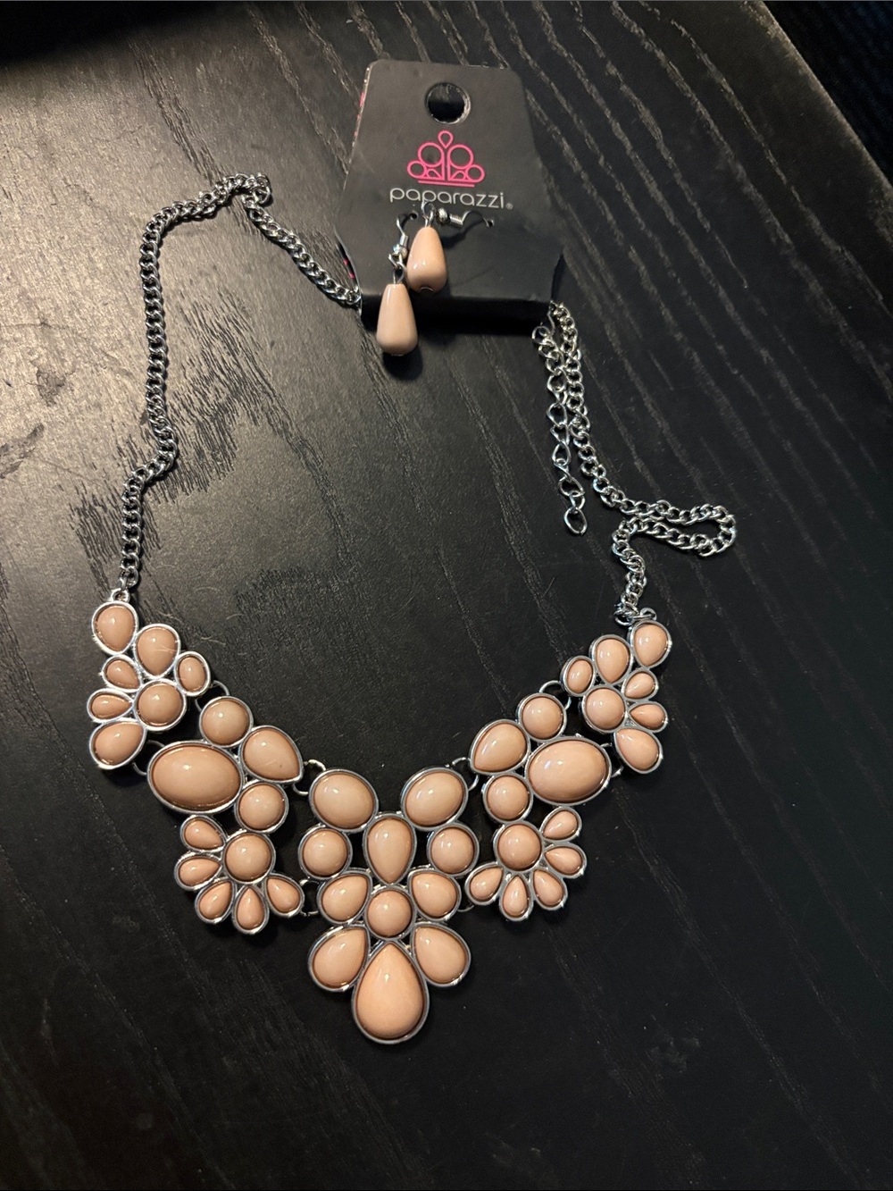 paparazzi Nude Cluster Bib Necklace with Matching Teardrop Earrings J11